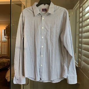 Untuckit men’s shirt large
